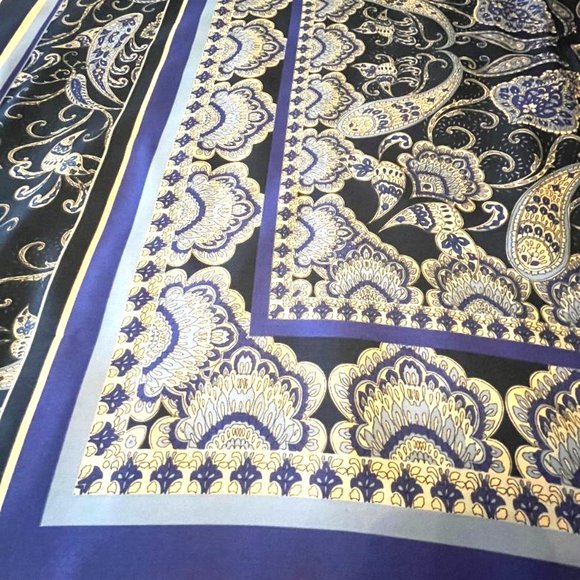 Gorgeous XL H&M polyester 51" square scarf shawl in blues & tan paisley print - Picture 4 of 6